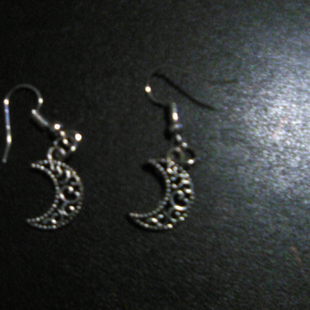 Silver earing
